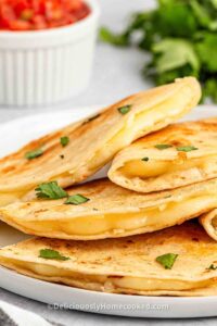 Easy Cheese quesadilla recipe - Deliciously Home Cooked