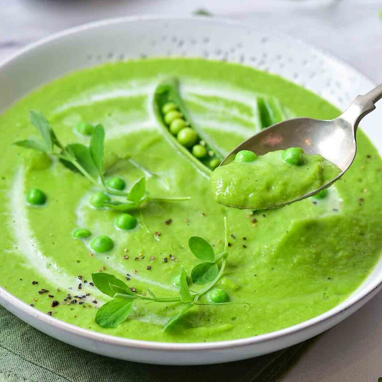 Easy creamy green pea soup