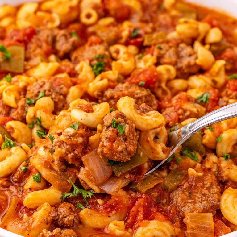 Crock pot American goulash