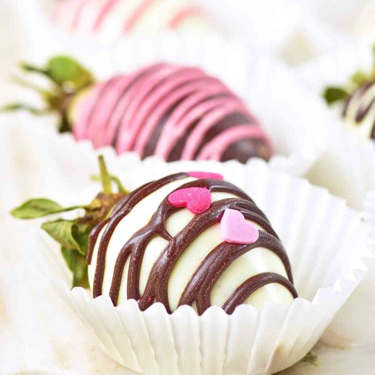 Valentine’s Day chocolate covered strawberries