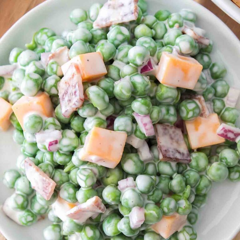 Creamy green pea salad